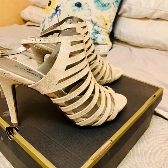 Worthington Metallic Heels Size 6M - Picture 3 of 4